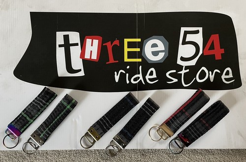 Red gti tartan keyring key - red,