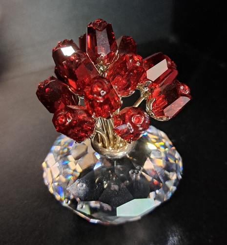 Swarovski vase red - vase, roses