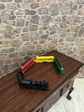 Dolls House 1/12 Scale Miniature Painted Metal Detachable Train Set Toy
