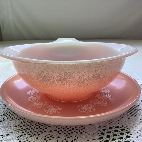 Pyrex pink gravy - gravy, with