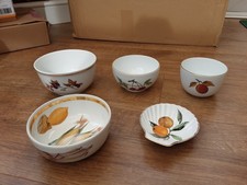 Royal Worcester Evesham Bowls