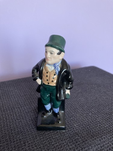 Royal doulton small figure - royal,