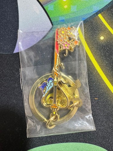 Kingdom hearts keyblade charm - hearts,