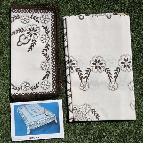 Lamas segura tablecloth - lamas,