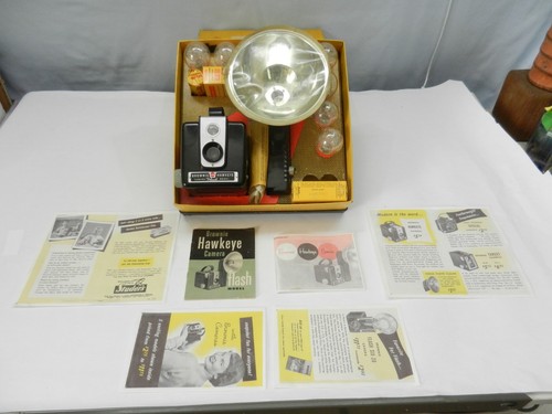 Vintage kodak brownie hawkeye - vintage,