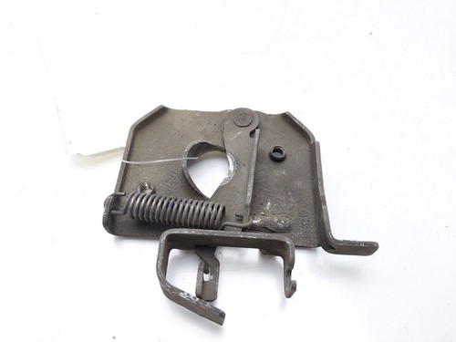 1052484 8248088 bonnet lock
