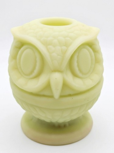 Vintage fenton custard satin - fenton,