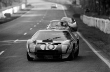 Bruce McLaren Phil Hill Ford