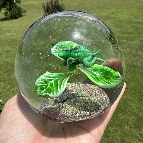 Art glass green frog - &, lily