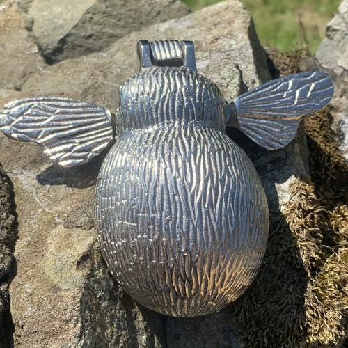 Nickel colour bumble bee - nickel,
