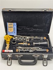 Buescher Clarinet (Beginner/Intermediate) with Case and Accessories 