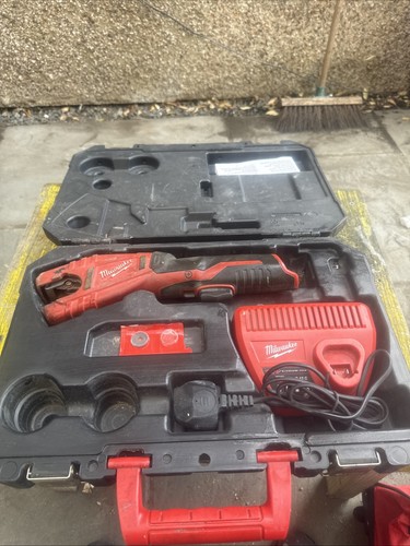 Milwaukee c12 pipe cutter - milwaukee,