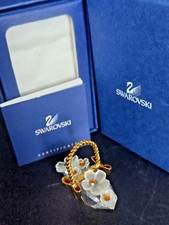 SWAROVSKI CRYSTAL MEMORIES –