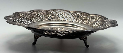 Silver coloured metal - silver,