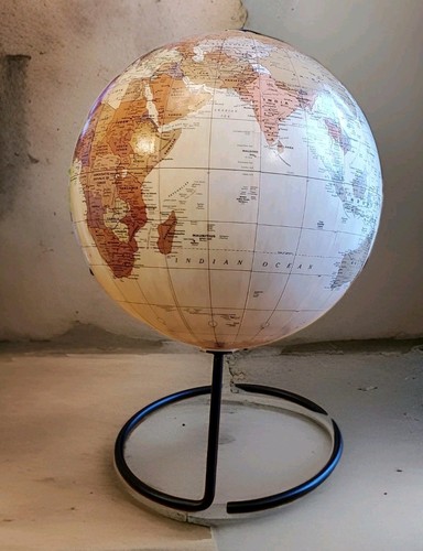 Vintage globe 2000s - on, wire