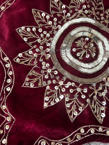 Burgundy velvet gold sequin - 24,
