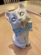 Quirky Vintage White Cat