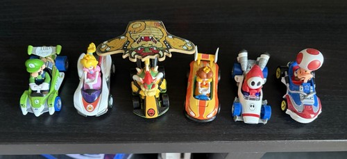 Hot wheels mario kart - x,