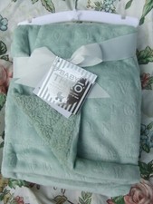 Sky grey/green velour style