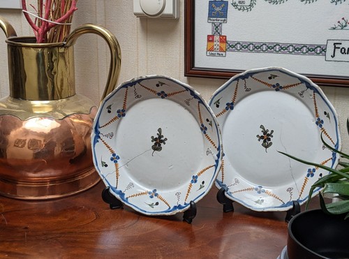 Faience glazed polychrome - faience,