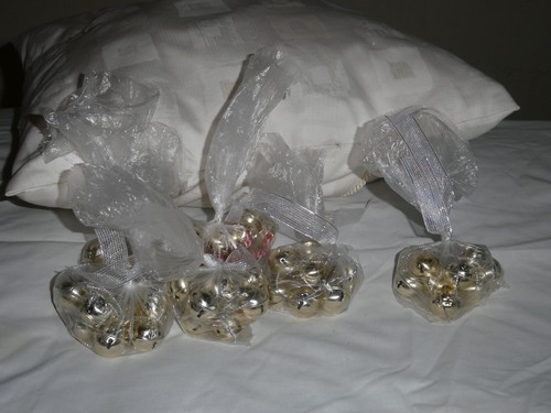 Bag gold bells - of, to