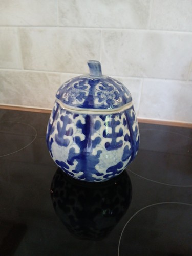 Blue white chinese lidded - blue,