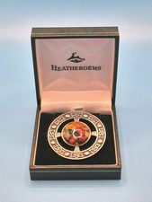 A GREAT, HANDMADE SCOTTISH HEATHER STEMS AND PEWTER BROOCH. A LOVELY PIECE.