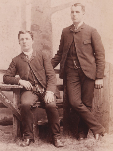 Victorian cabinet card photo - cabinet,