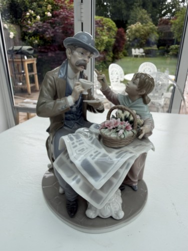 Rare lladro little flower - little,