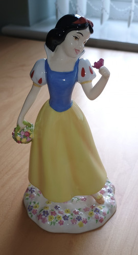 Royal doulton disney snow - ,