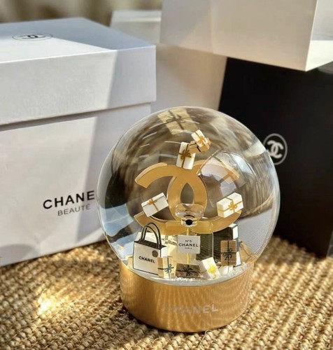Chanel gold 2024 - chanel, cc