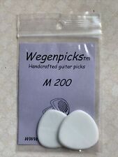 Wegen M 200 Mandolin Pick 