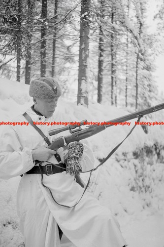 F054934 finnish officer - finnish, in