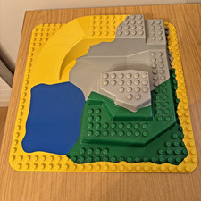 ZA206:  Lego Duplo Zoo 3D Base