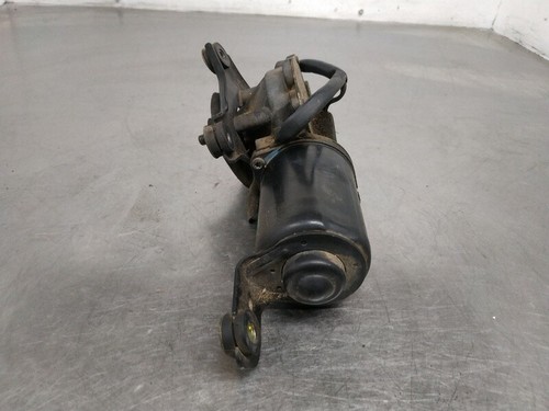 Front windscreen wiper - windscreen,