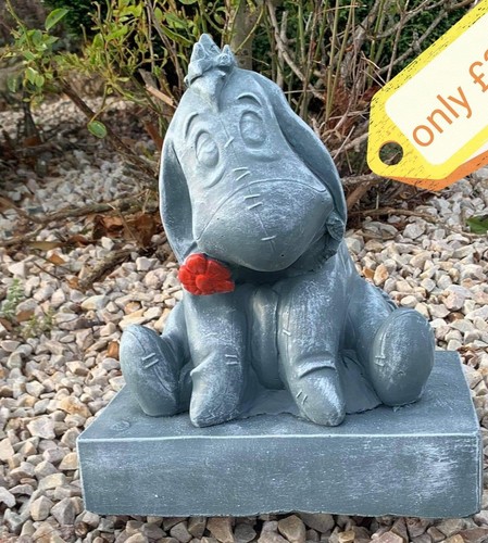Eyore garden statue grave - statue, /
