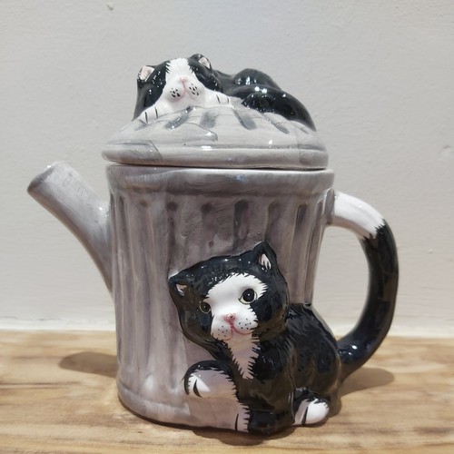Vintage novelty cats - novelty,