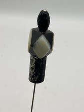 PRETTY VINTAGE HAT PIN  (A805)