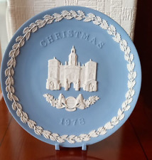 Wedgwood Jasperware blue and white 1978 Christmas plate features Horse Guards