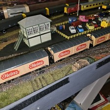Rake Of 3 Lima Oo Gauge Heinz Freight Wagons Used Unboxed All Intact Very Clean.