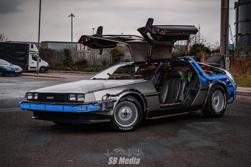 Back the future delorean - the,