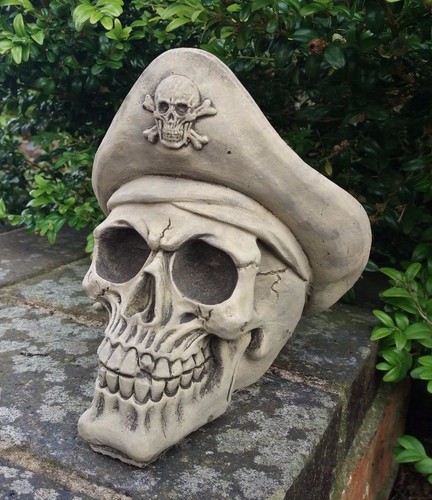 Stone garden pirate - 🇬🇧stone,