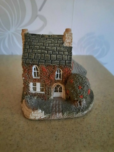 Lilliput lane holly cottage - lane,