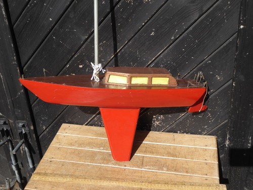 Vintage pond yacht - vintage,