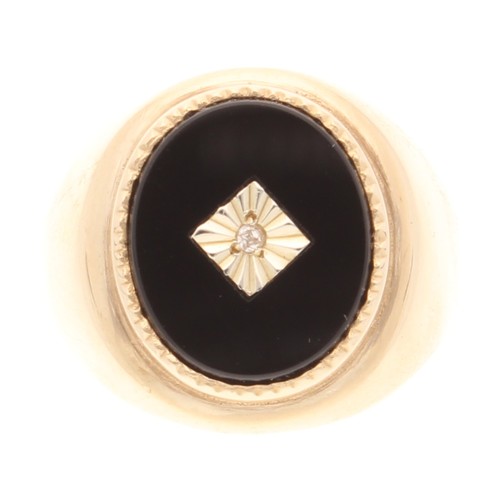 9carat yellow gold onyx - 9carat,