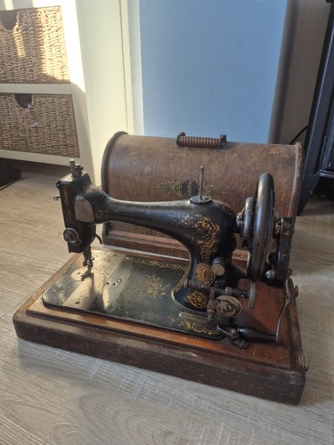 Singer sewing machine antique - sewing,