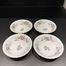 ROYAL ALBERT  MOSS  ROSE Set 4