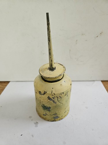 Old vintage collectibl oil - old,