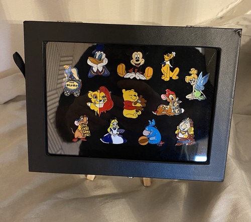 Disney pin badge collection - pin/badge, in
