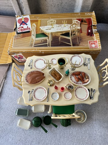 Vintage 80s sindy - sindy, table